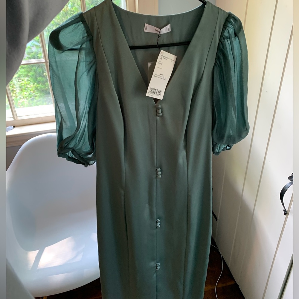 NWT super cute, teal, with button down details, puffed sleeves, MNG, never worn!